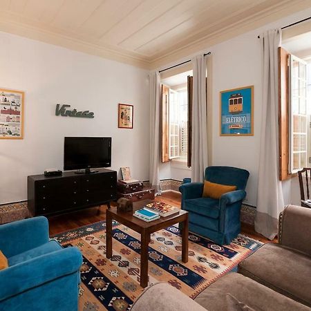2 Bedroom Apartment With Patio Next To Avenida Da Liberdade Lisboa Kültér fotó