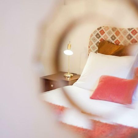 2 Bedroom Apartment With Patio Next To Avenida Da Liberdade Lisboa Kültér fotó