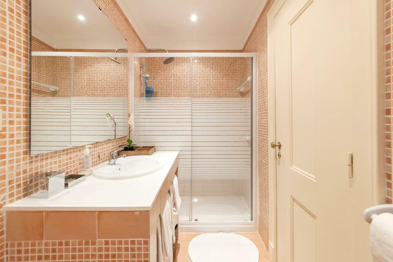 2 Bedroom Apartment With Patio Next To Avenida Da Liberdade Lisboa Kültér fotó