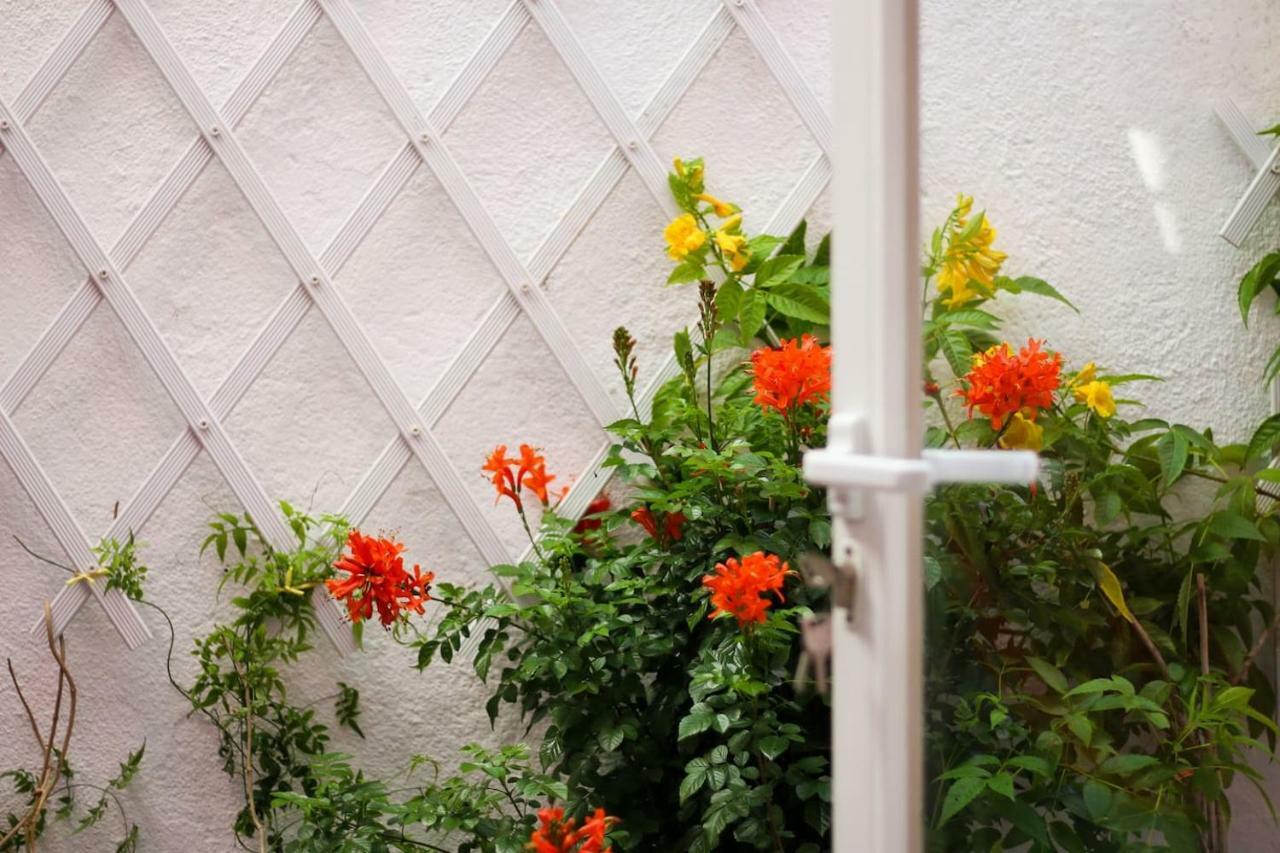 2 Bedroom Apartment With Patio Next To Avenida Da Liberdade Lisboa Kültér fotó