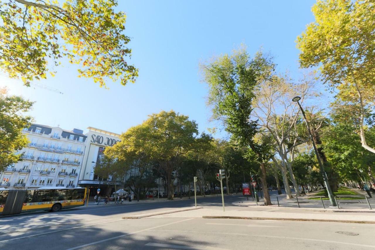 2 Bedroom Apartment With Patio Next To Avenida Da Liberdade Lisboa Kültér fotó