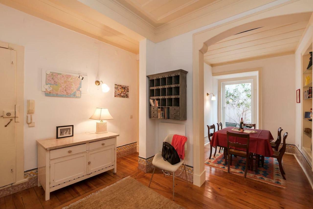 2 Bedroom Apartment With Patio Next To Avenida Da Liberdade Lisboa Kültér fotó